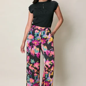 Pantalón casual bota amplia con estampado